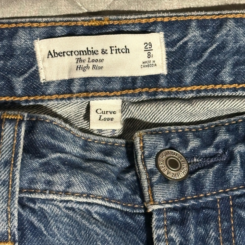 Abercrombie & Fitch Curve Love Loose High Rise Jean